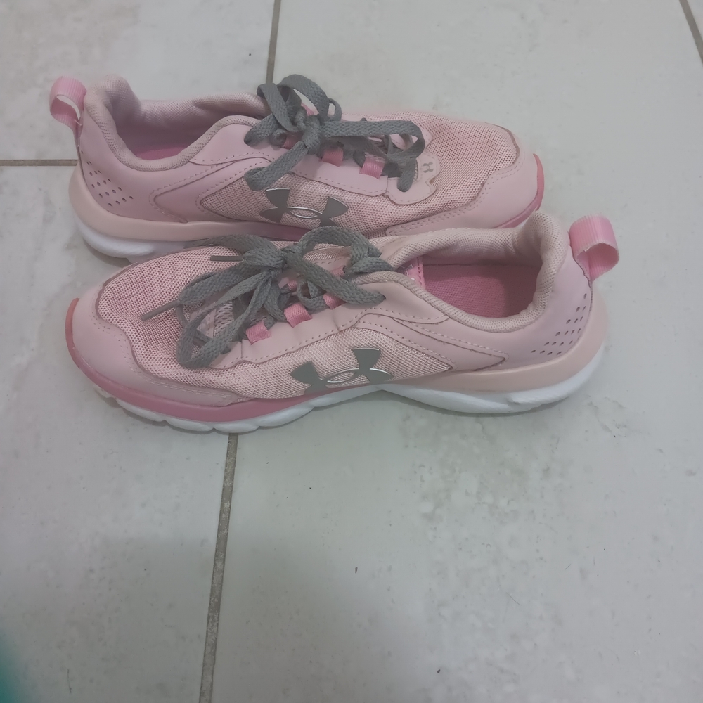 Under Armour Light Pink Athletic Shoes with Gray Accents